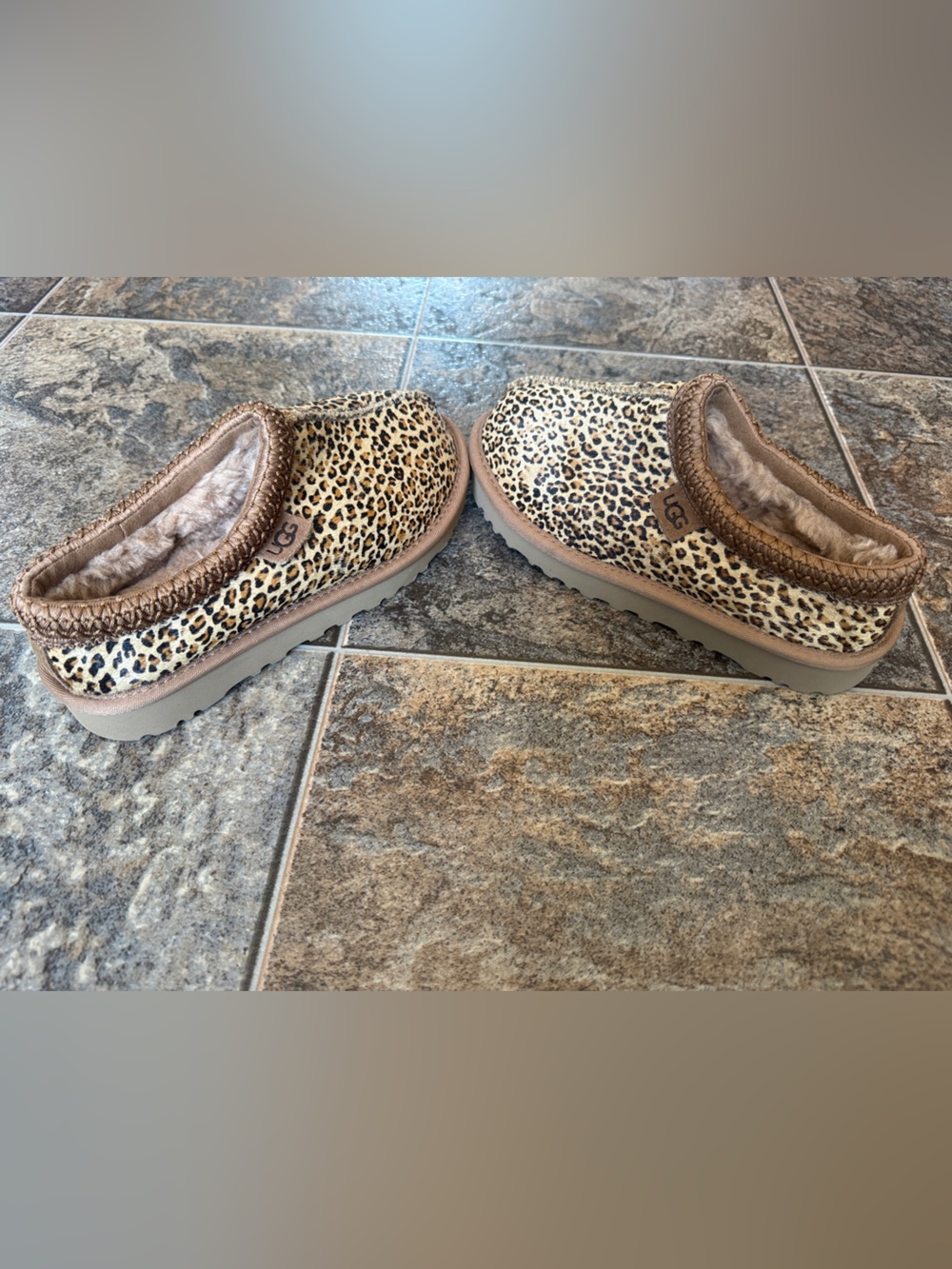 UGG Speckles Tasman Slip-On Slippers- Tan, Women’s Size 5